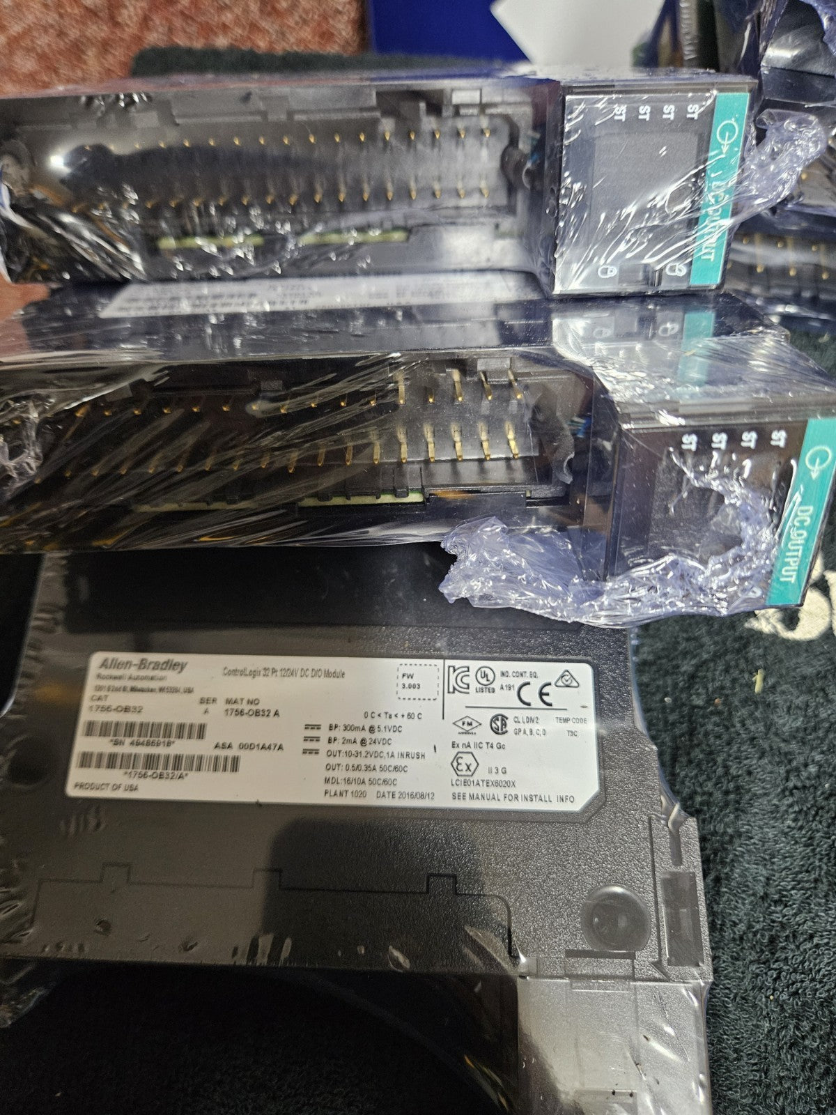 Allen-Bradley 1756-OB32 SER A ControlLogix 32 Pt 12/24V DC D/O Module, new unuse