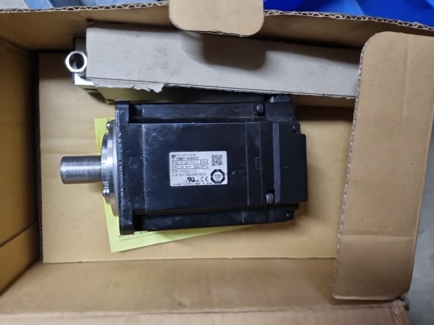 1PCS Neu Yaskawa Servo Motor SGMAV-08ADA2S new old stock