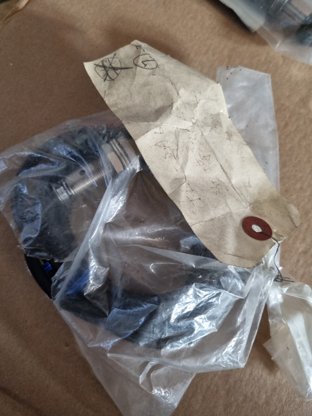 YAMATAKE HONEYWELL FL1-5A6-E3 INDUCTIVE PROXIMITY SENSOR 10-40V NEW NEU/OVP