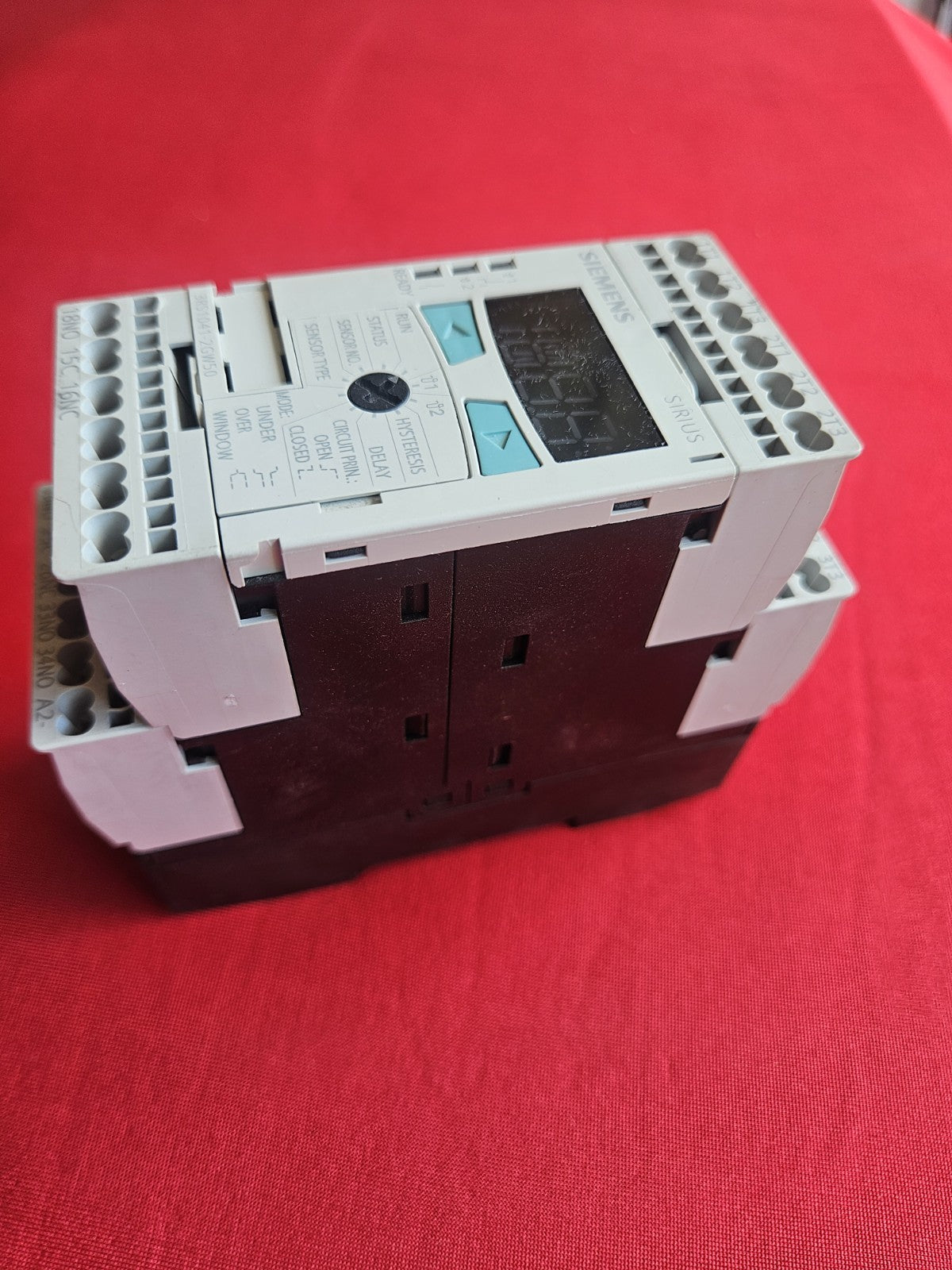 New Siemens SIRIUS 3RS1041-2GW50 Temperature Monitoring Relay | Digital NEU