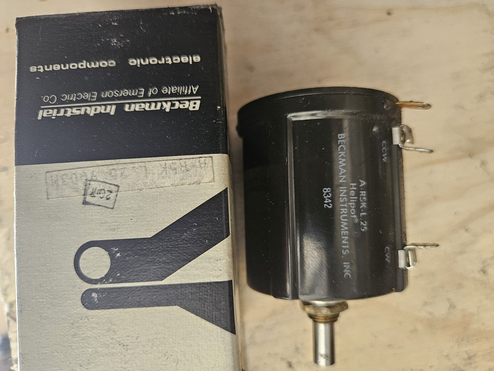 Beckman RB Helipot A-R5K-L.25, 8342 Duodial Turns Counting Dial *NEW in a Box*