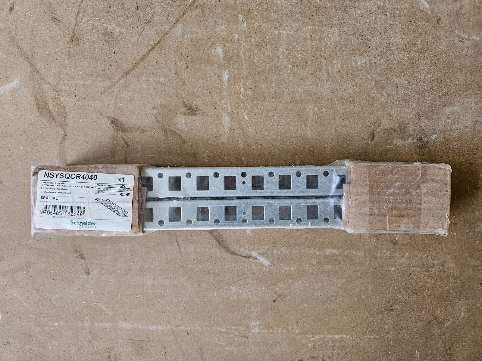 Schneider Electric NSYSQCR4040, Simple Rails, 2 x Traversen Neu/ovp, New Unused
