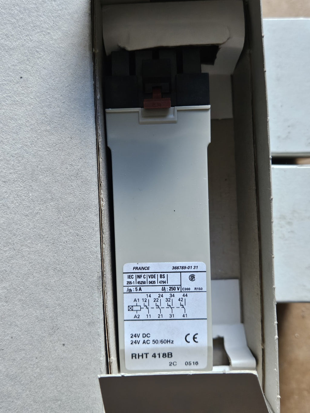 RHT418B, 016396 Telemecanique Schneider Electric Zeitrelais Neu/ovp NOS in Box