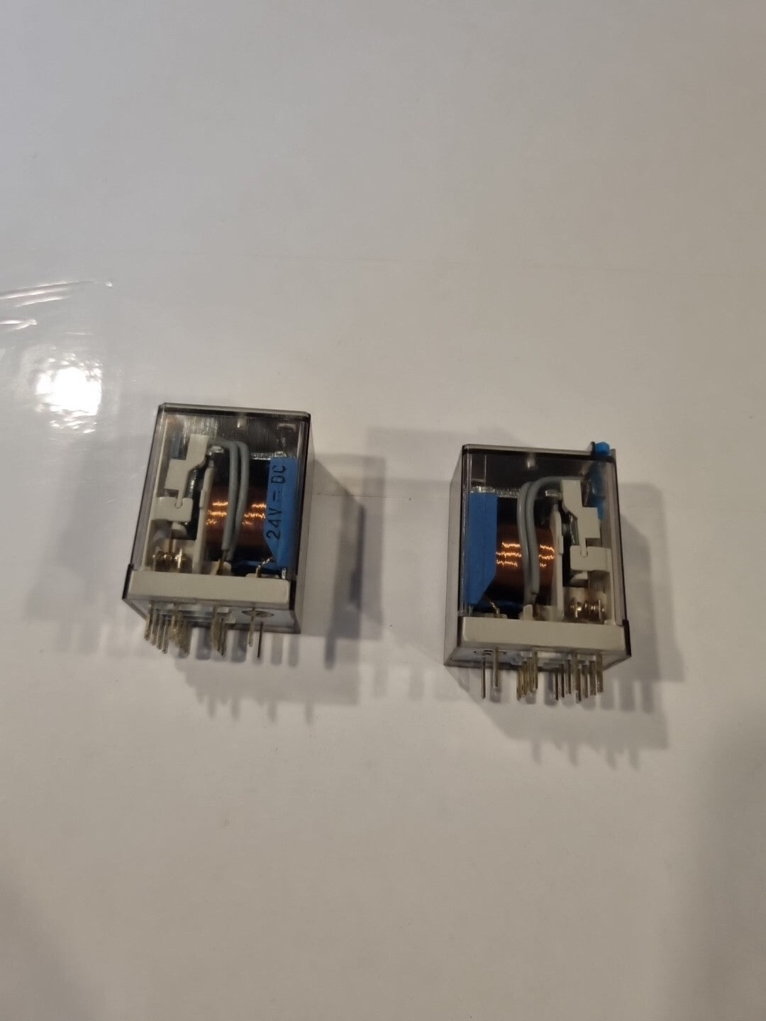 2x Steckrelais FINDER Industrierelais 55.34.9.024.0040 Relais 24V DC 4W 4PDT 7A