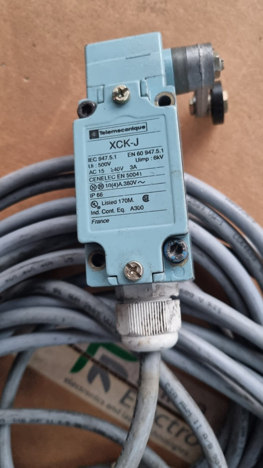 Telemecanique XCK-J + Cable/Kabel H05VV5-F, Endschalter Schalter Switch Safety