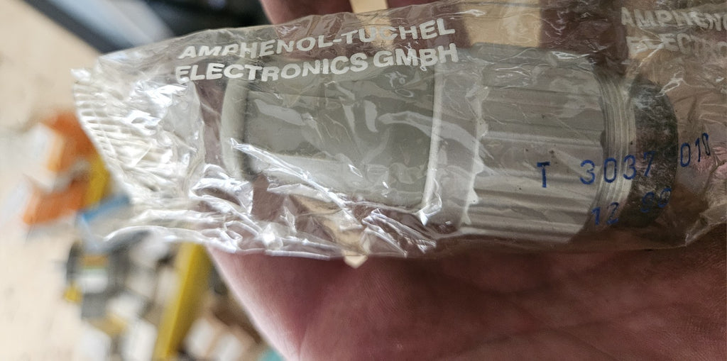 Amphenol Tuchel 6 Pol Kabelstecker T3037-010 für Neumann U47/U48Neu/ovp New