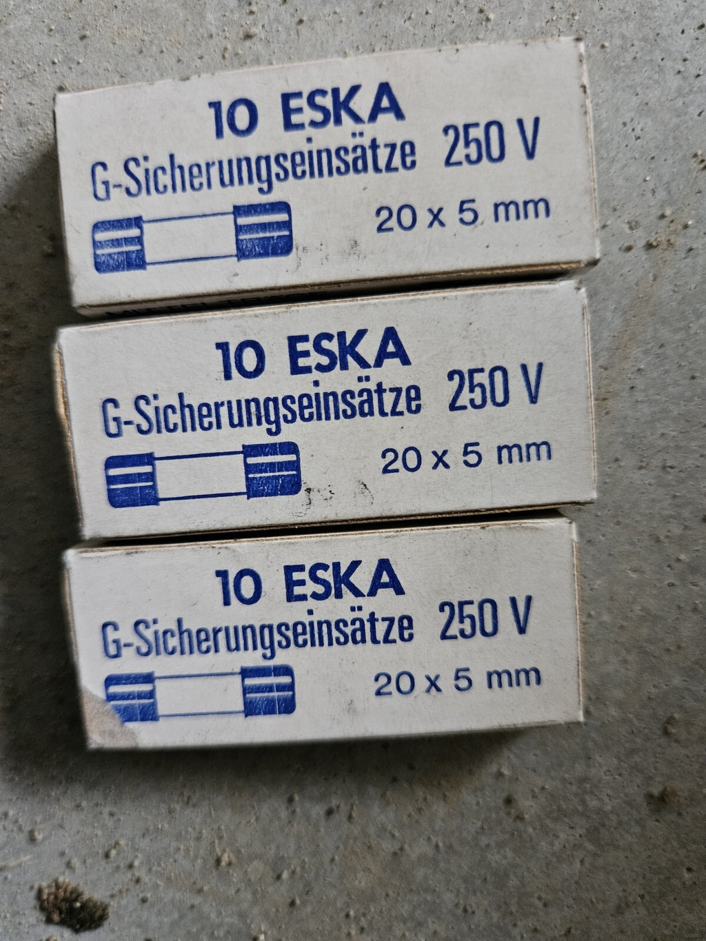 Lot of 4x10 Stück Eska G-Sicherungseinsätze 20x5mm 1,25 A 250V Mittelträge Neu