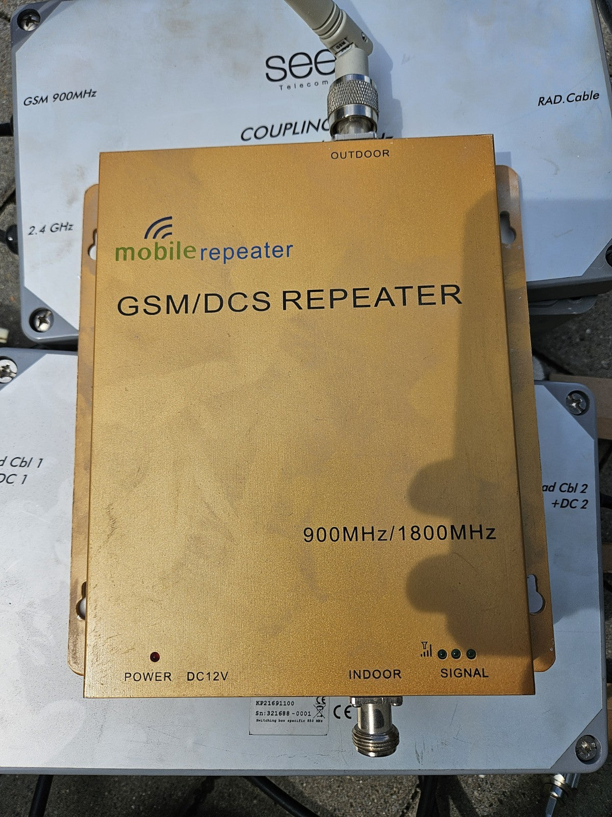 Dual Band GSM/DCS Mobile Signal Repeater Amplifier 900MHz 1800MHz 12V, Used