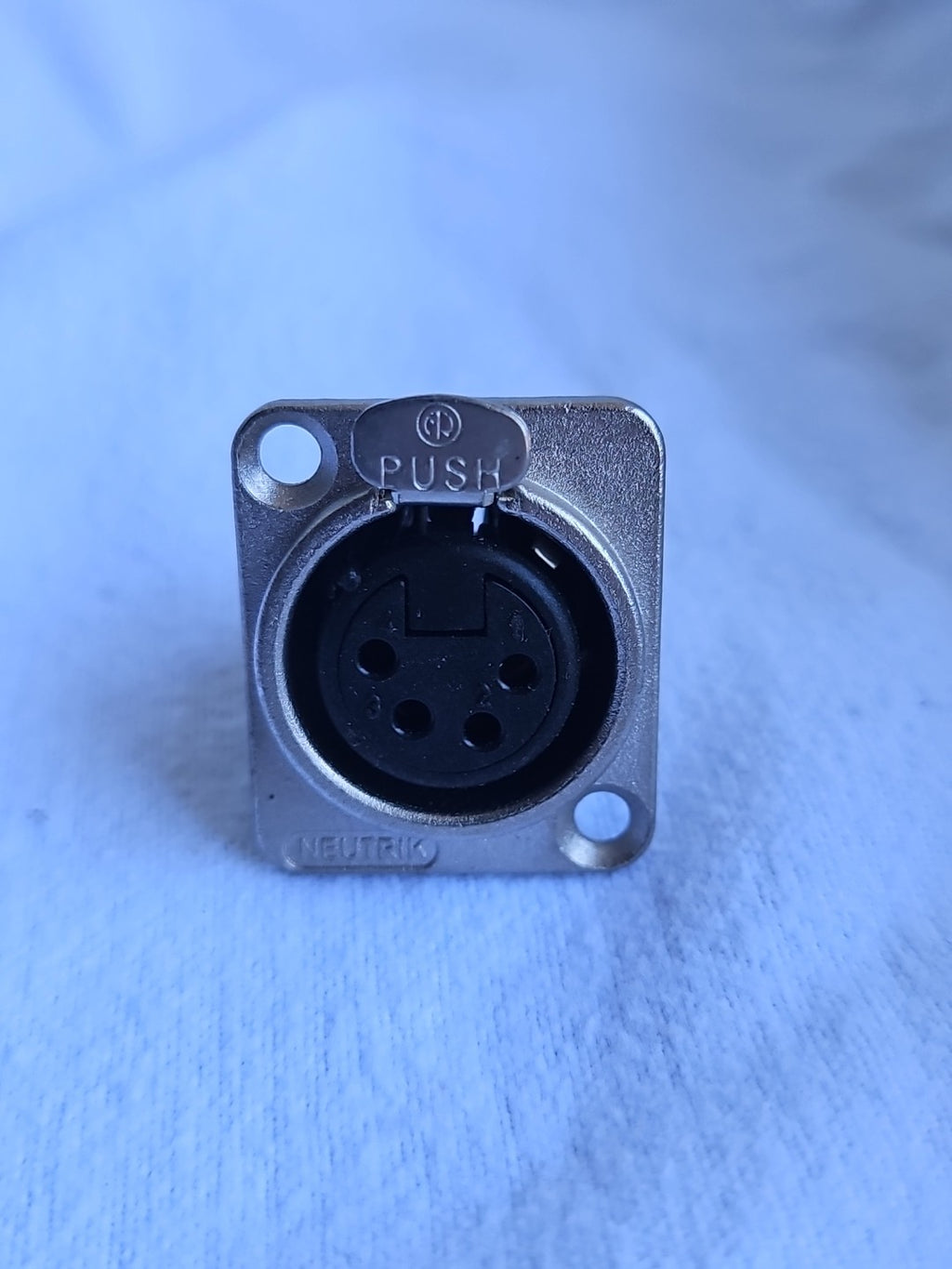 Neutrik NC3FD-L-1 Female XLR D Type Chassis Socket Nickel Neu Unused Discount