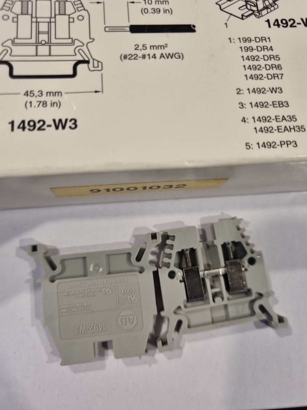Box with 18 x ALLEN BRADLEY 1492-W3TW-BL / 1492W3TWBL , new old stock, unused
