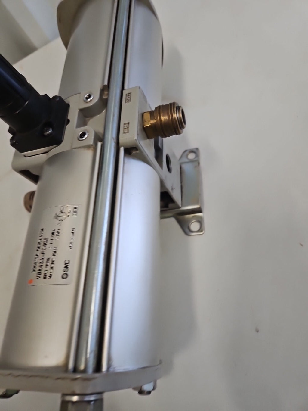 1 x SMC VBA43A-F04GS Booster Ventil, Refurbished, Fully Working Condition 