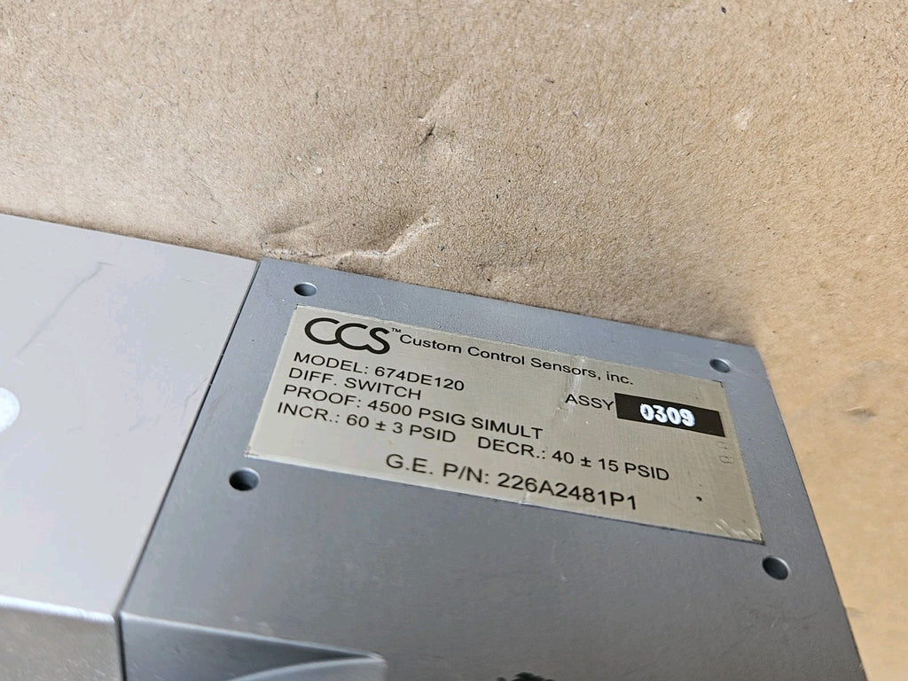 CCS CUSTOM CONTROL SENSOR 674DE120, 226A2481P1, diff.switch, ex.proof, Nos, Neu