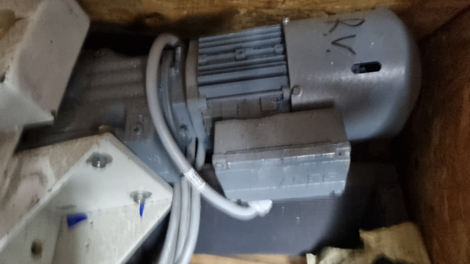 SEW Eurodrive K37 DT71D2/BMG/Z Motor mit Winkelgetriebe, refurbished