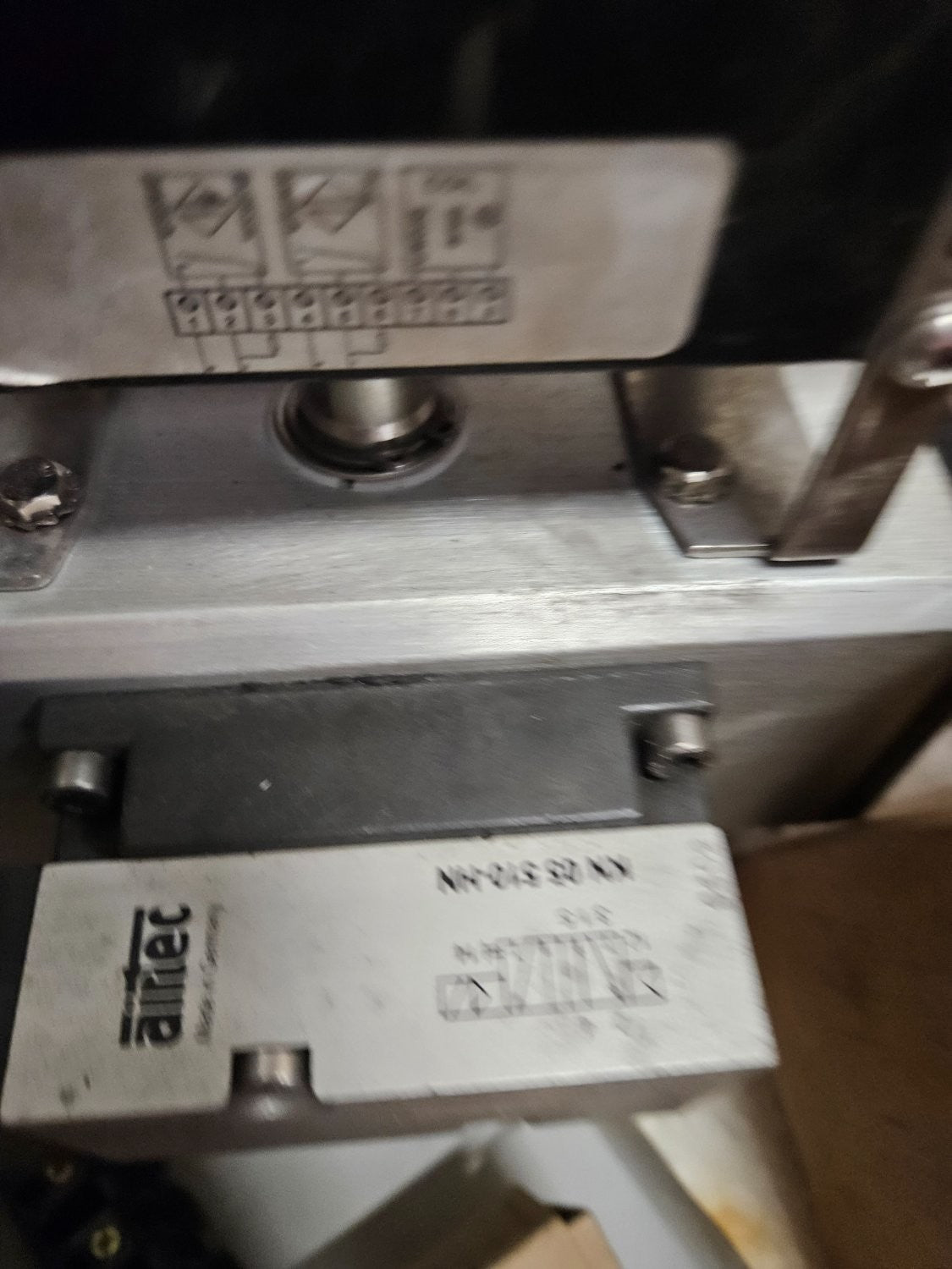 Omal DA090411S Pneumatic Rotary Actuator, Airtec KN05510-HN, P+F NBB2-V3-E2 Used