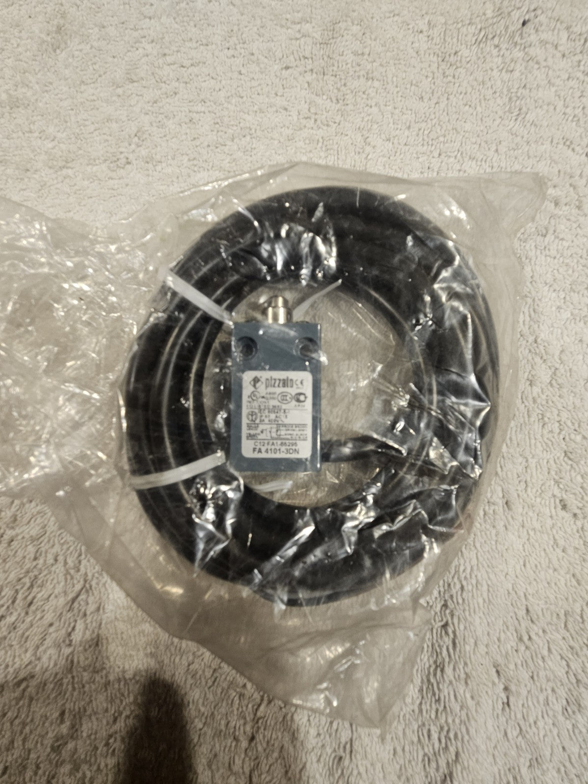 PIZZATO C12 FA1, 65295,FA 4101-3DN Limit Switch Schalter New Unused Neu/ovp