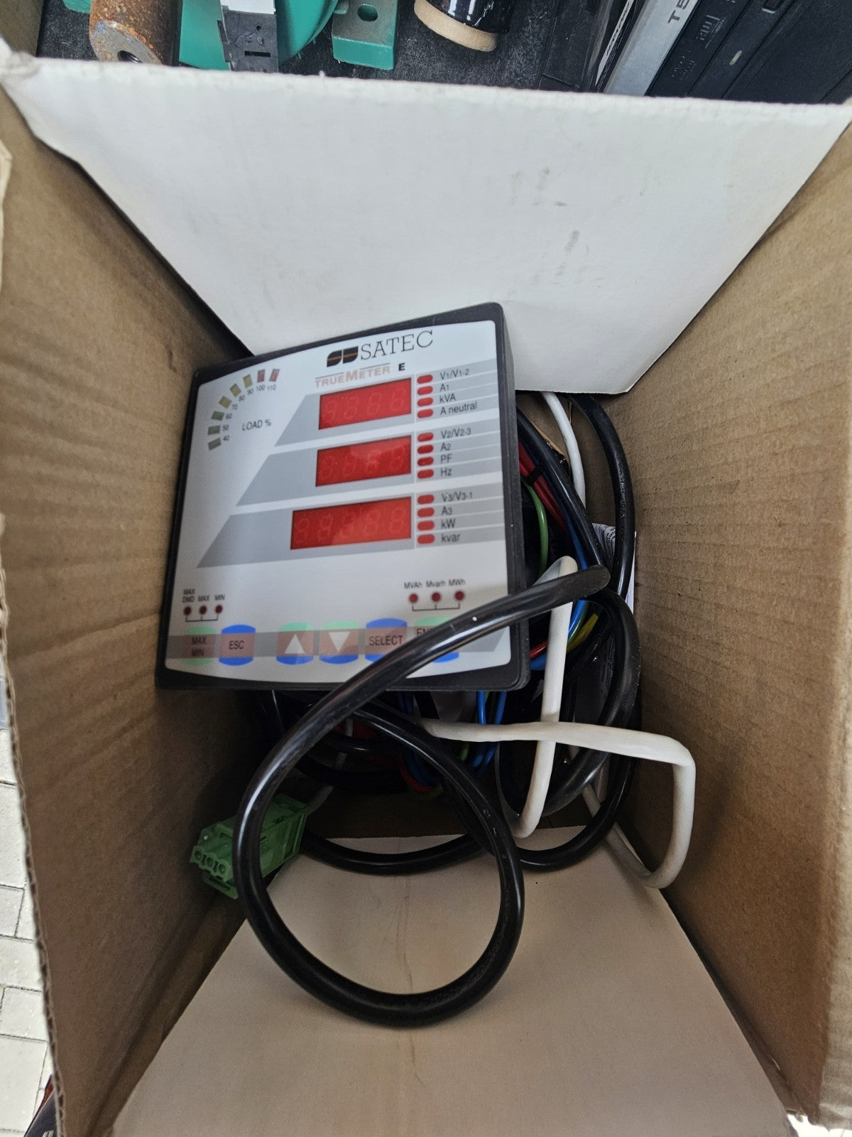 SATEC 130E Truemeter Multi-functional Power Meter 230VAC, New in Box with Cables