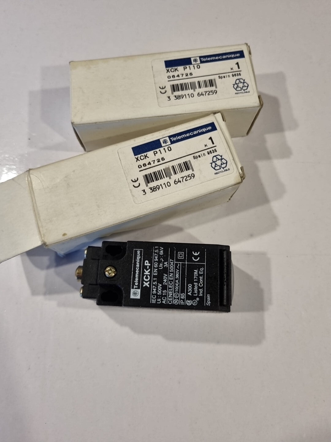 Lot of 2 x TELEMECANIQUE XCK-P110, Positionsschalter, switch, neu, new old stock