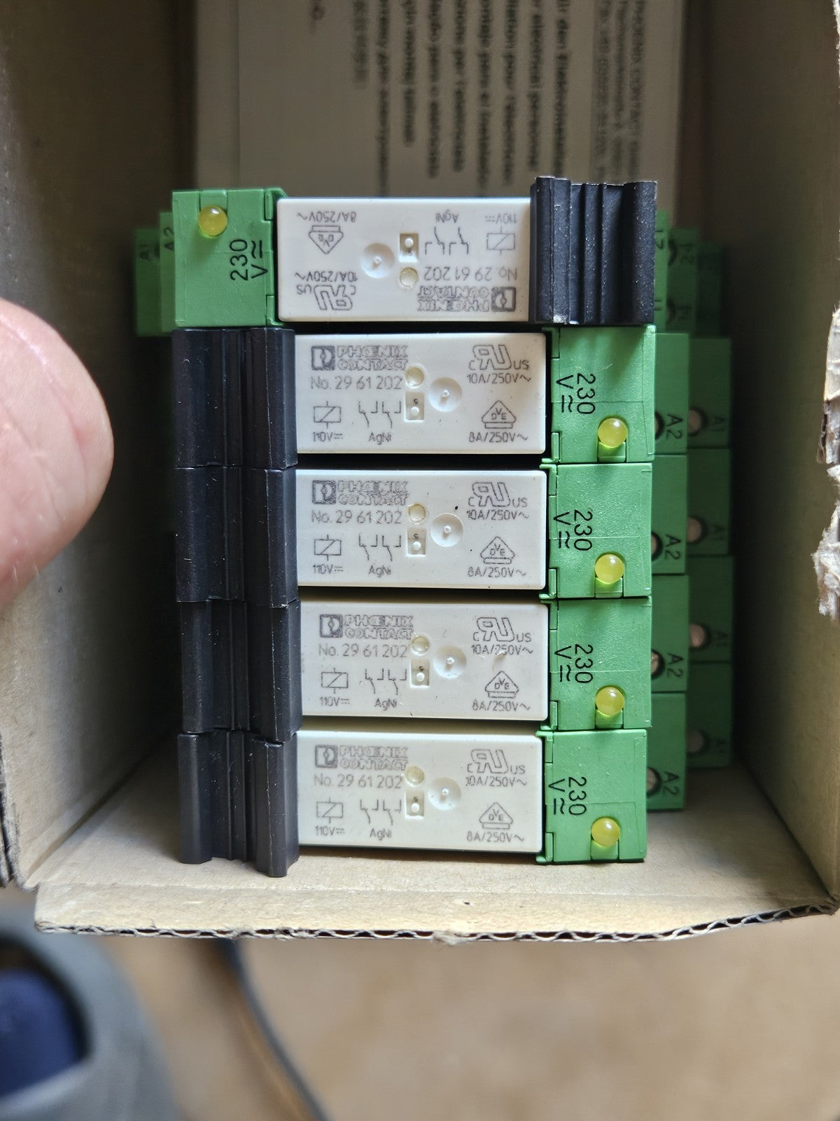 PHOENIX REL-MR-110DC/21-21, 2961202 Single Relay White 29.61.202 , Neu New Unuse
