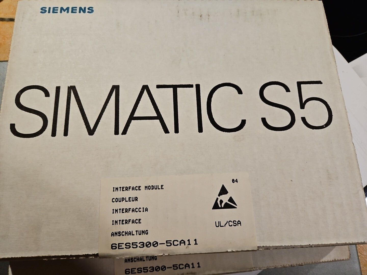 SIEMENS SIMATIC S5 6ES5300-5CA11 6ES5300-5CA11 E-Stand: Version 05 Sealed Neu!!