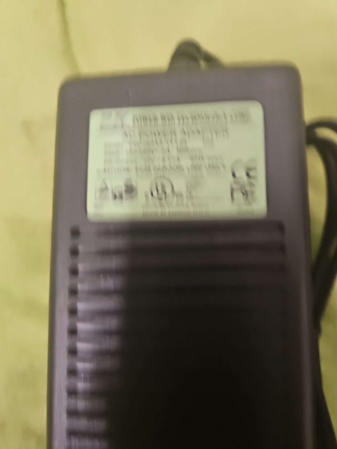 Org. Power WIN PW-062A2-1Y12A AC-DC Adaptor 12V 5.17A 62W EU Stecker neu/Ovp