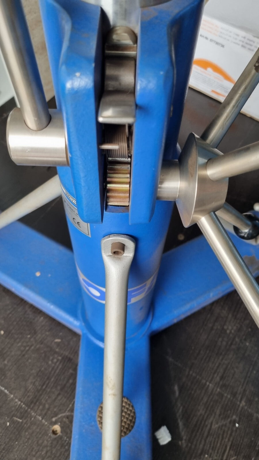 Brunson Faro IG-10, Stativ, Rollständer, Messstativ,Laser, Schwerlast Ständer