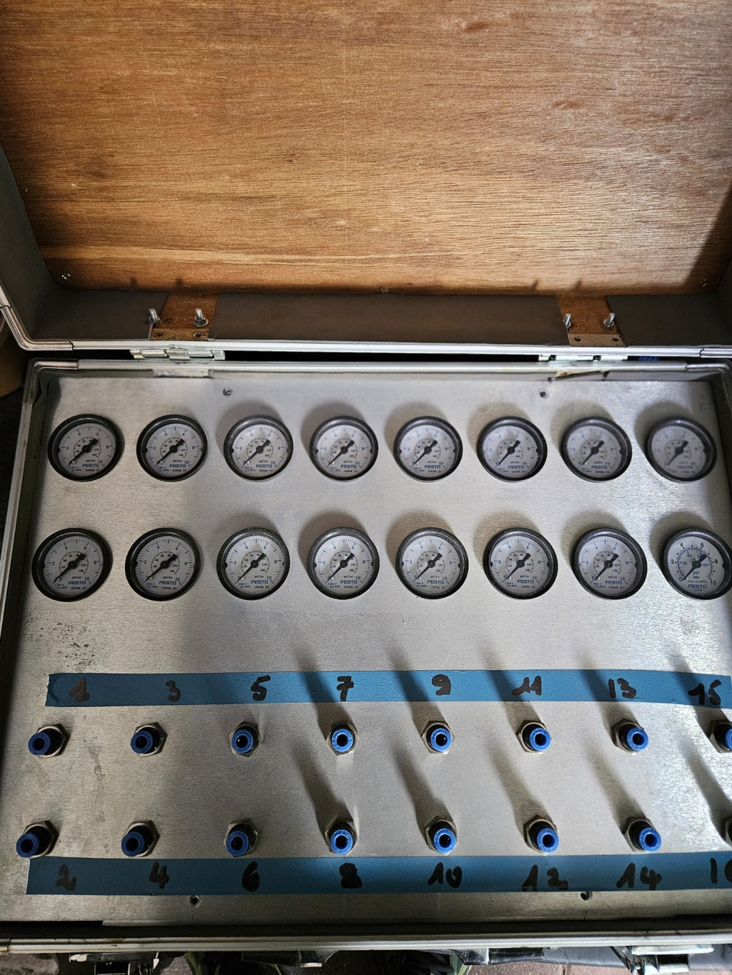 FESTO Industrial Pneumatic Calibration Test Kit Case 16 Multi-Pressure Gauges