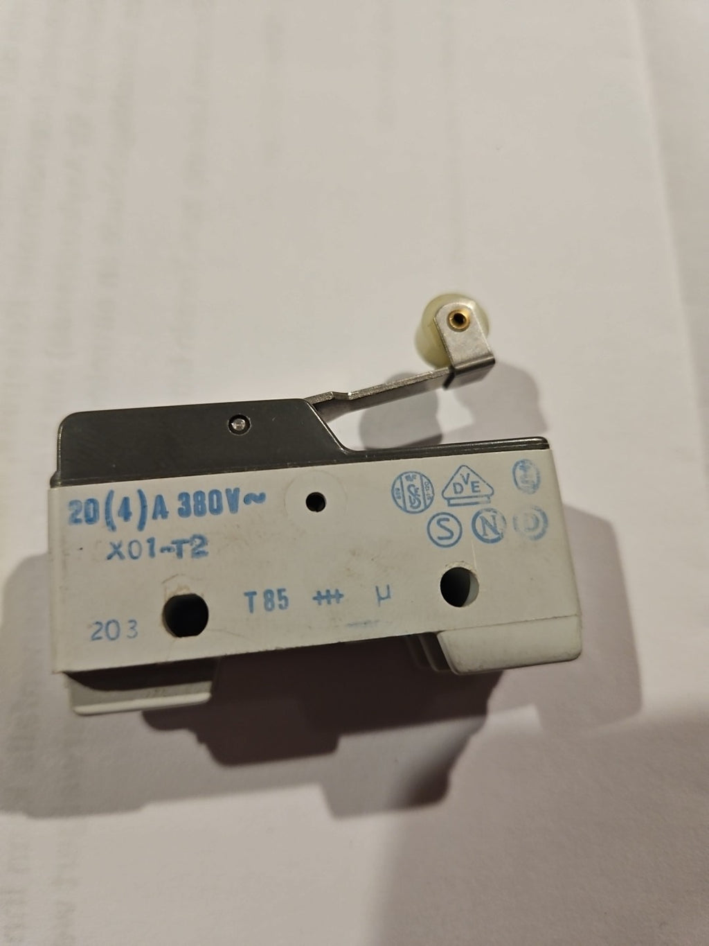 1 x Miltac X01-T2 Limit Switch Grenzschalter 20(4) A 380V, New Nos Neu Unused