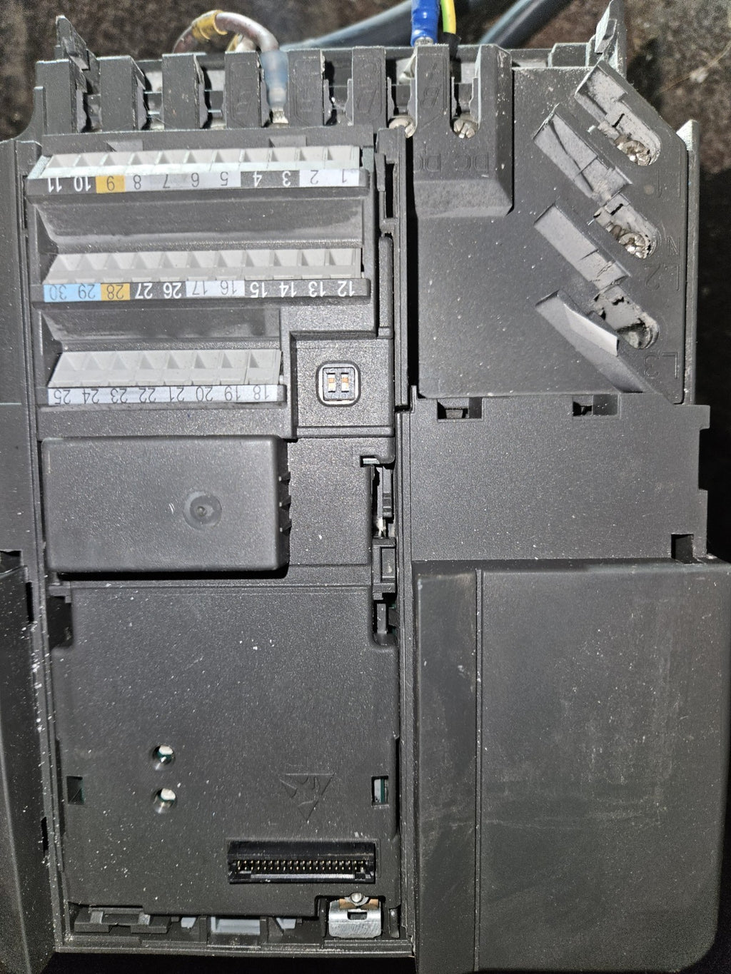 SIEMENS 6SE6440-2AB22-2BA Frequenzumrichter 2,2kW Micromaster 440, Inverter,