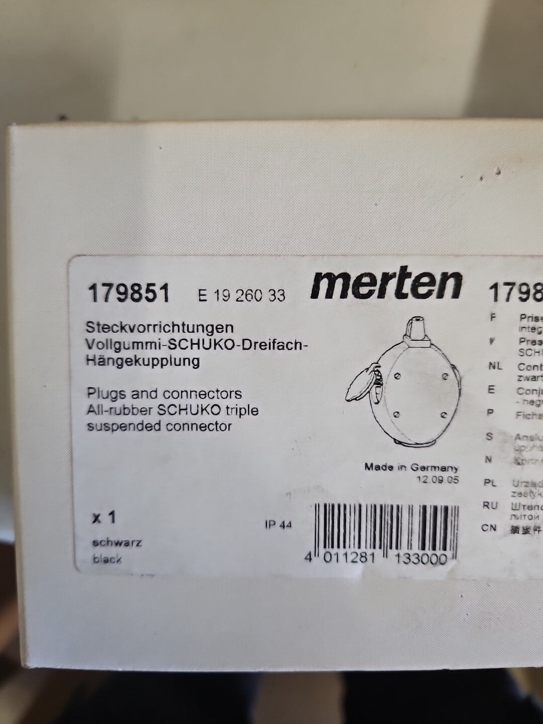 Merten 179851 Vollgummi-Schuko-Dreifach-Hängekupplung | schwarz | 16A, AC 250V