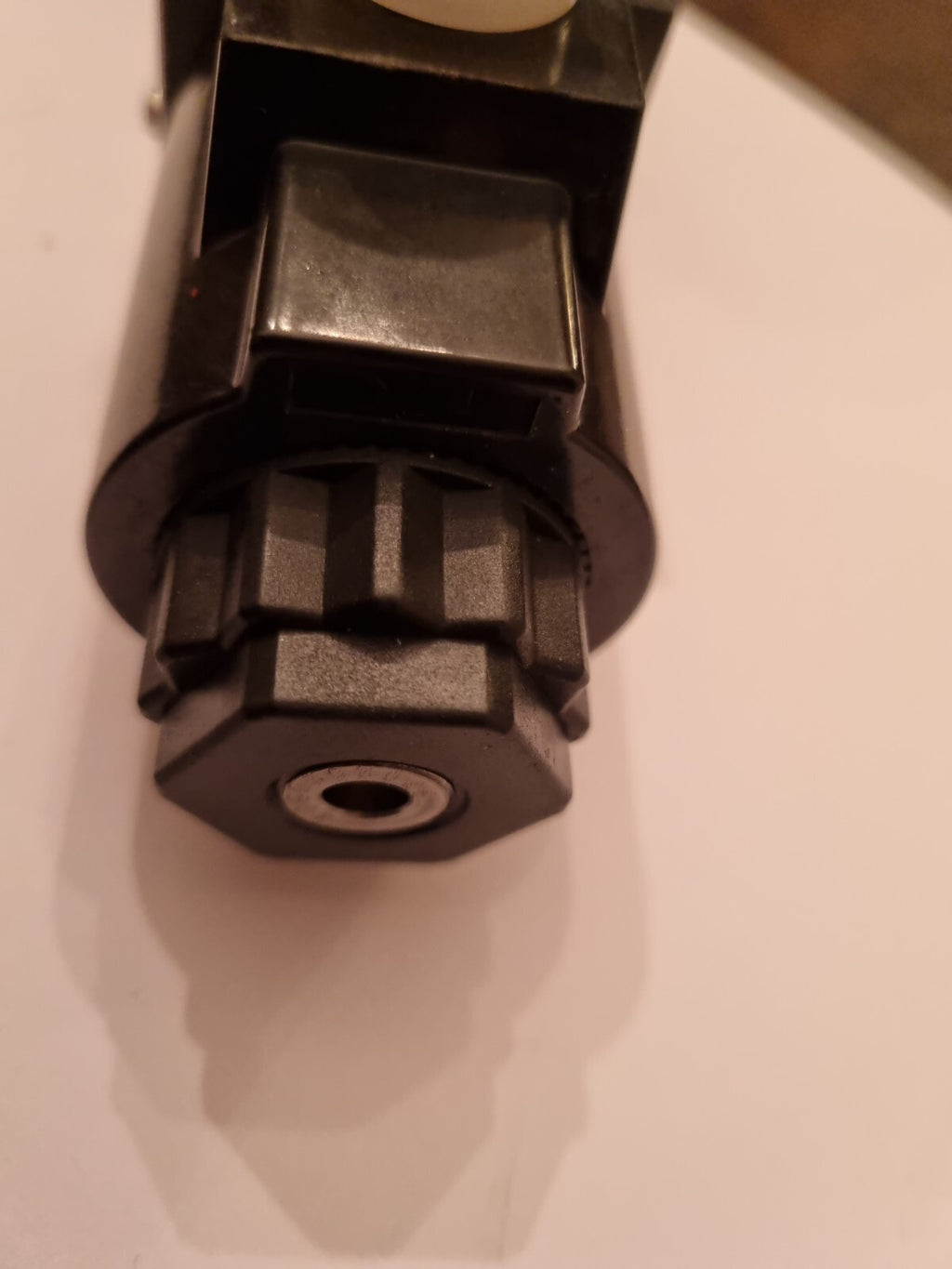 NEW DAIKIN VALVE KS0-G02-2CP-30-01 24VDC Solenoid valve, neu new