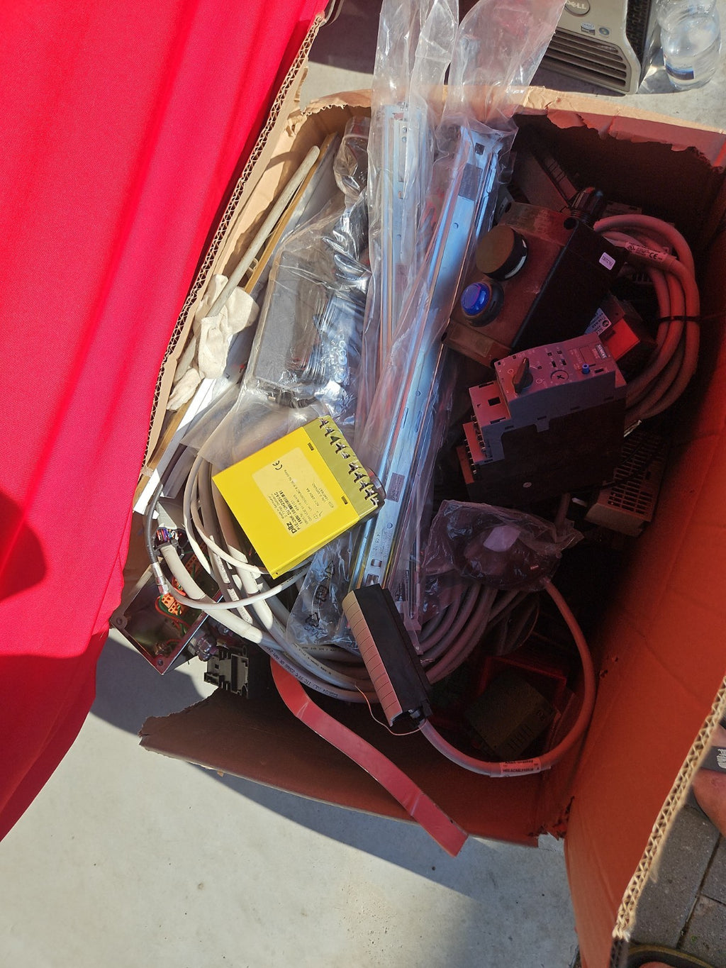 PILZ P1E-2NK 2U UH230VAC / P1E2NK2UUH230VAC, 484101, 6,5VA New Old Stock
