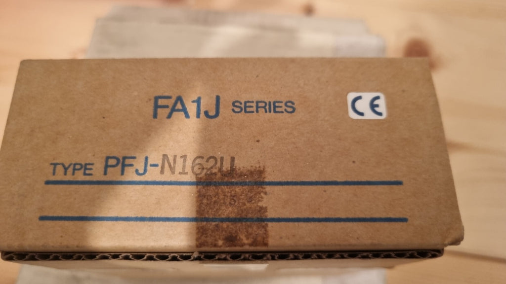 IDEC IZUMI Type PFJ N162U Series FA1J Programmable Controller 24 VDC neu new/box