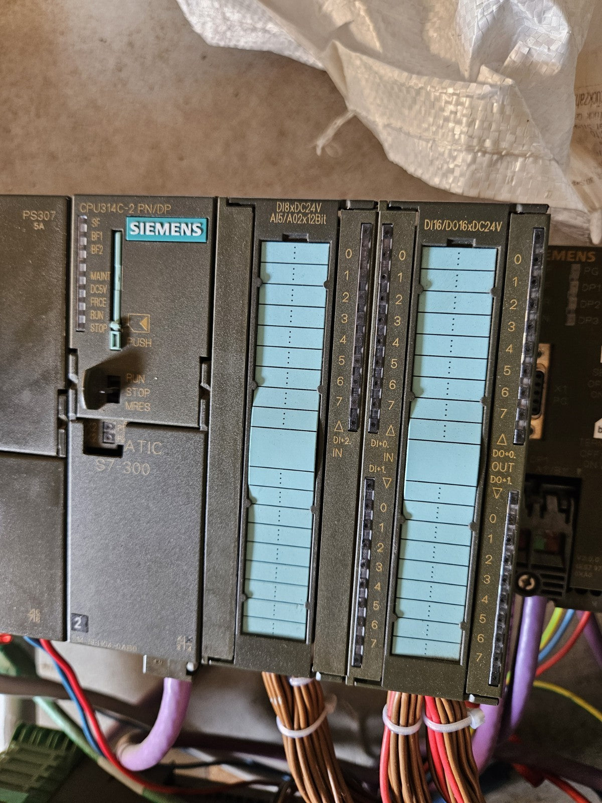Versuchsaufbau mit Siemens Simatic S7-300 314C-2PN/DP CPU, Coupler, Repeater u.a