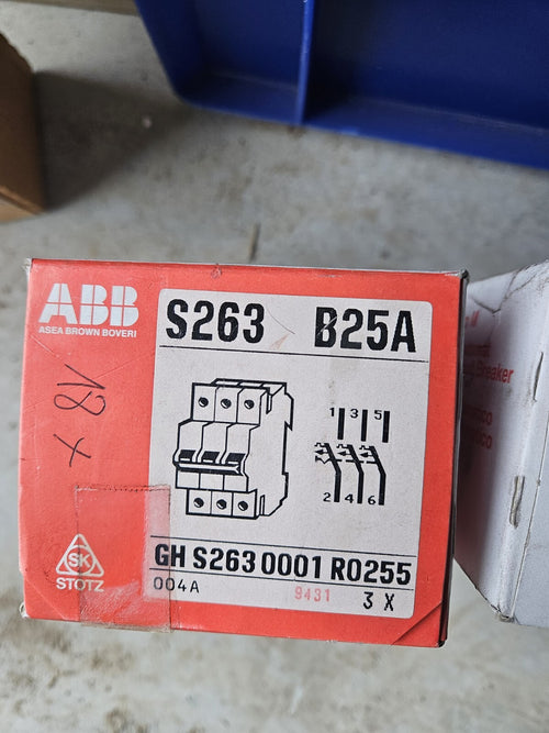 ABB S263 B25A GHS2630001R0255 Sicherungsautomat B25 Leitungsschutzschalter 3-pol