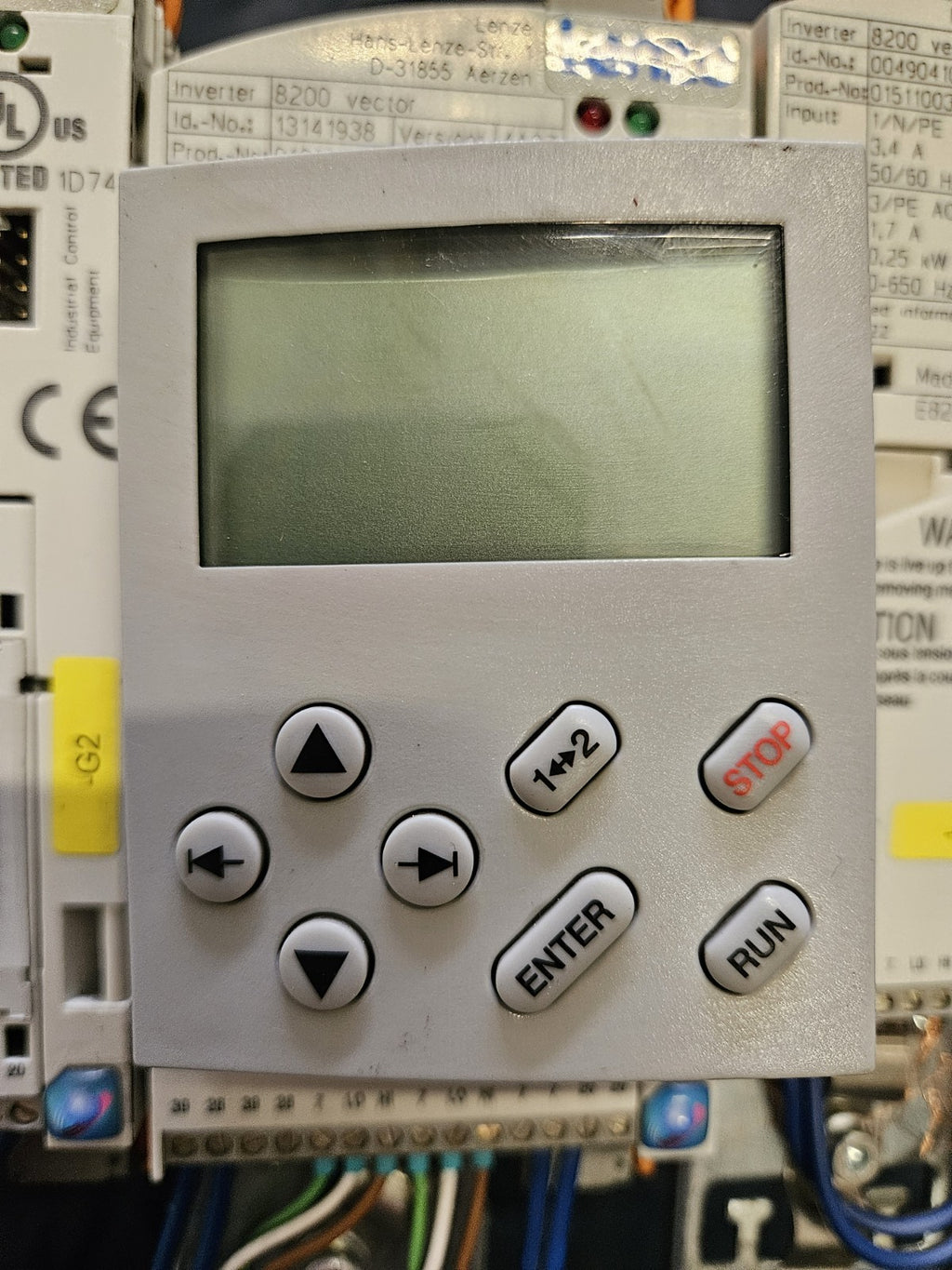 4xLenze E82EV251_2C Frequenzumrichter 230/240V 3,4A 0,25 kW + E82ZBC Refurbished