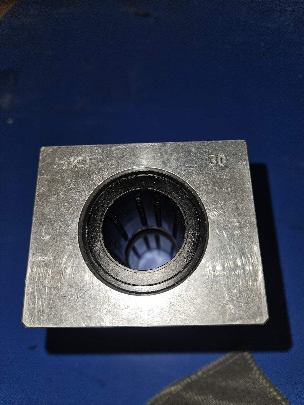 SKF 30 Linear Ball Bearing 30mm Bore with Housing New Unused Neu Unbenutzt NOS
