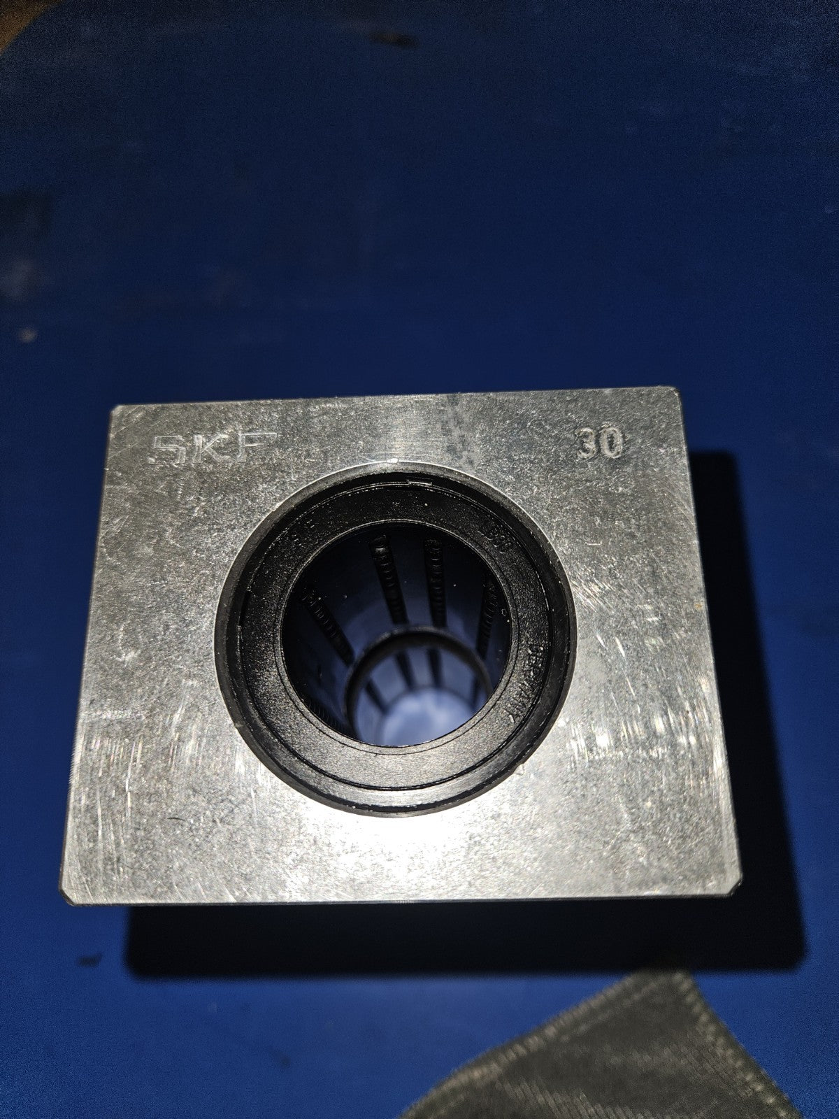 SKF 30 Linear Ball Bearing 30mm Bore with Housing New Unused Neu Unbenutzt NOS