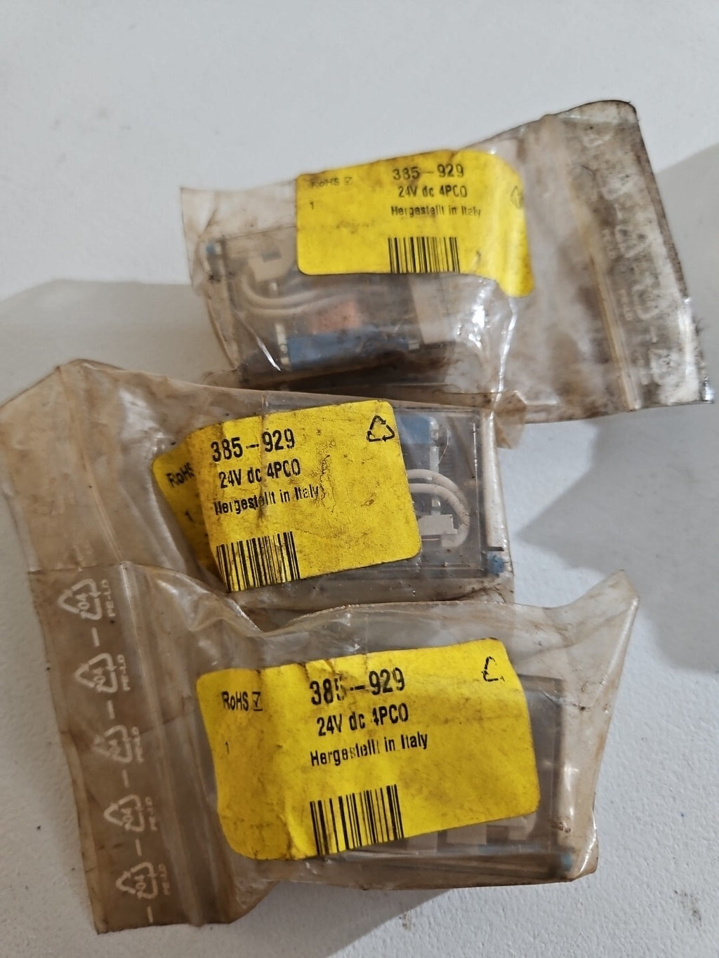Lot Of 3 x Finder 55.34.9.024.0040.R Relais enfichable 24VDC 1W. RS: 385-929