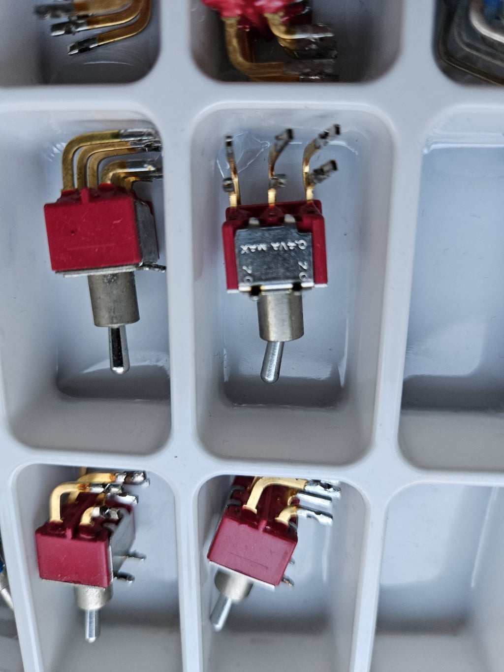 Lot of 10 x  7201SD8AB C&K switch toggle miniature red, New Unused. Neu Unbenutz