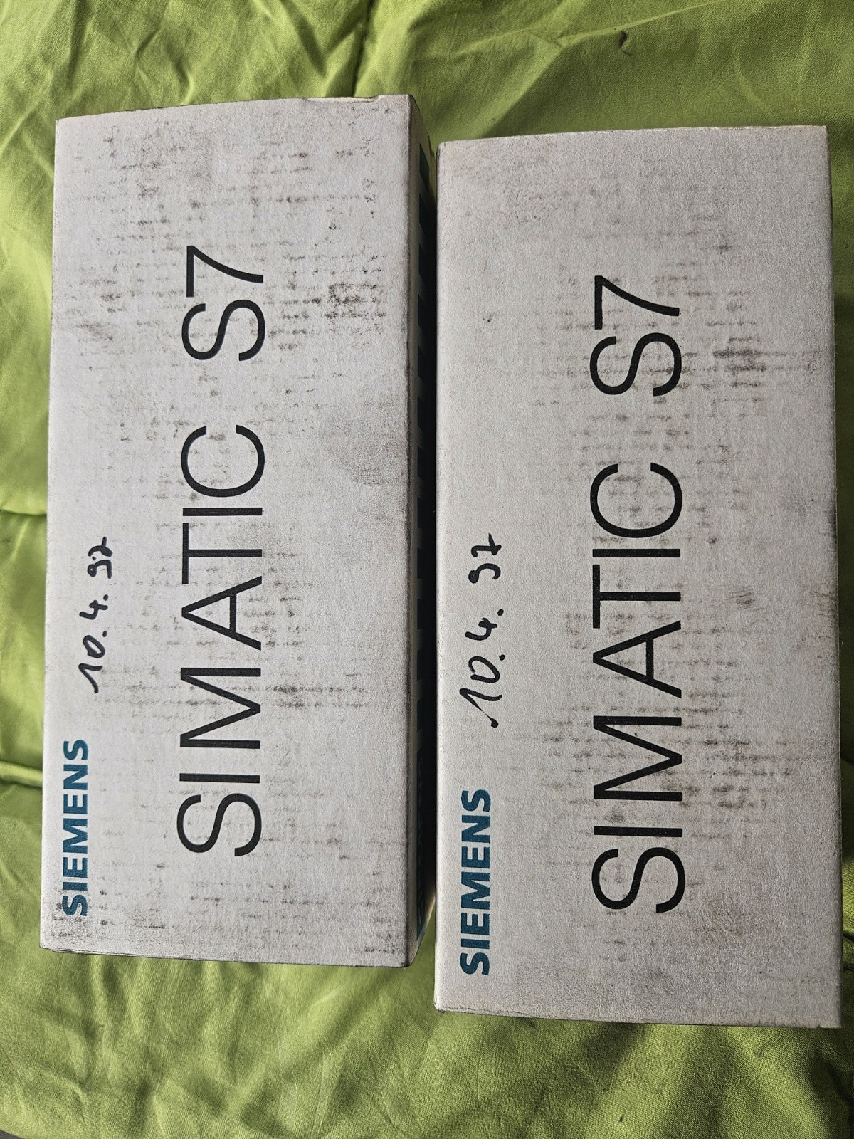1 x Siemens 6ES7 223-1HF00-0XA0 6ES7223-1HF00-0XA0 Sealed,.neu/ovp,new In Box