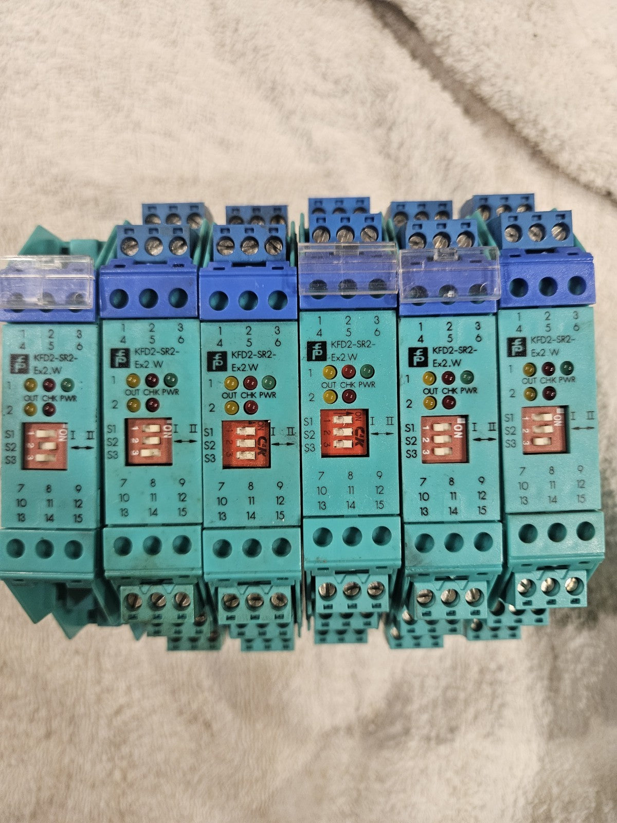 Pepperl + Fuchs KFD2-SR2-EX2.W KFD2SR2EX2.W Trennschaltverstärker No Box
