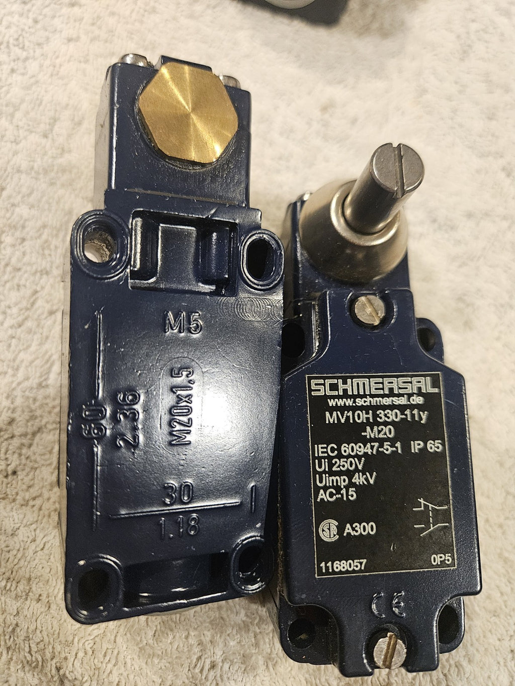 SCHMERSAL Positionsschalter position Switch MV10H 330-11Y-M20 new unused NEU