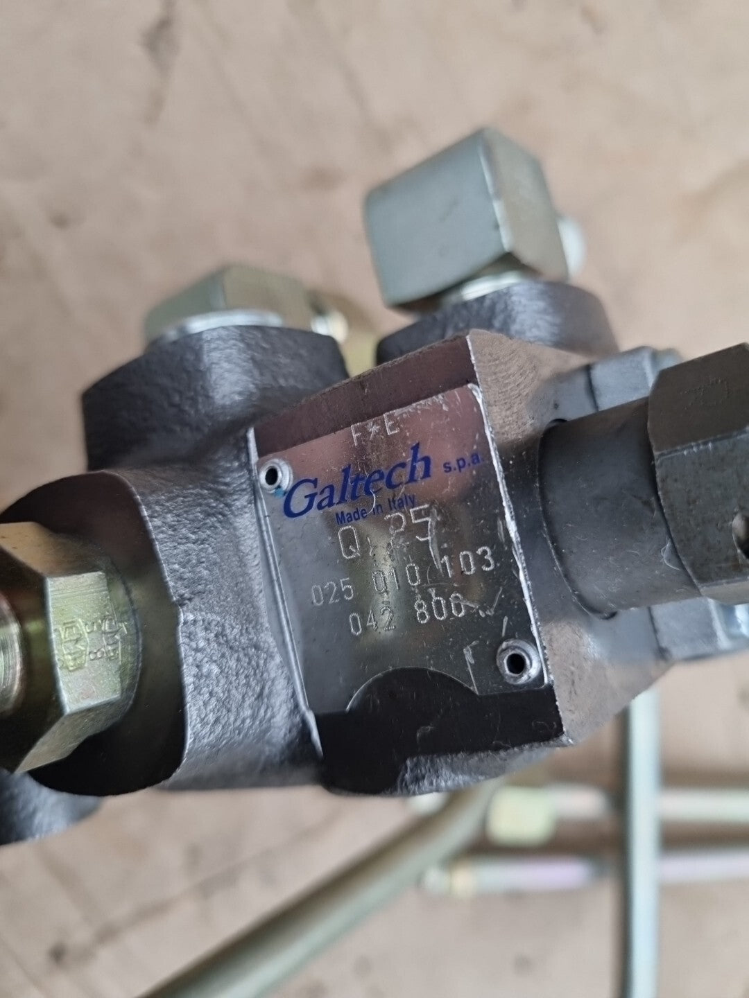 Galtech Q25 025 010 103 042 800 Hydraulic Valve Assembly new,neu 025010103042800
