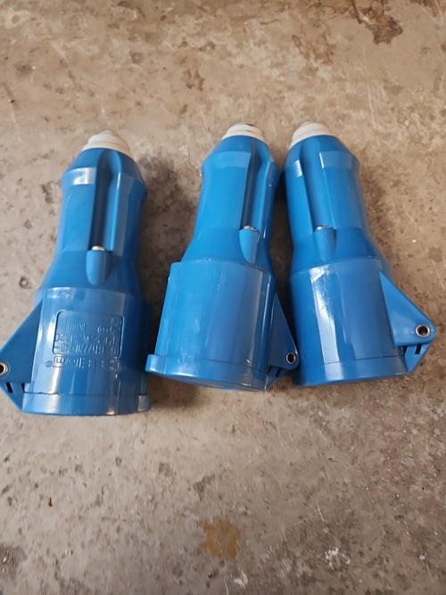 3x MENNEKES 3P+ 16A-9h 200-250V Steckdose Normal Starkstrom Kupplung BS4343 Neu