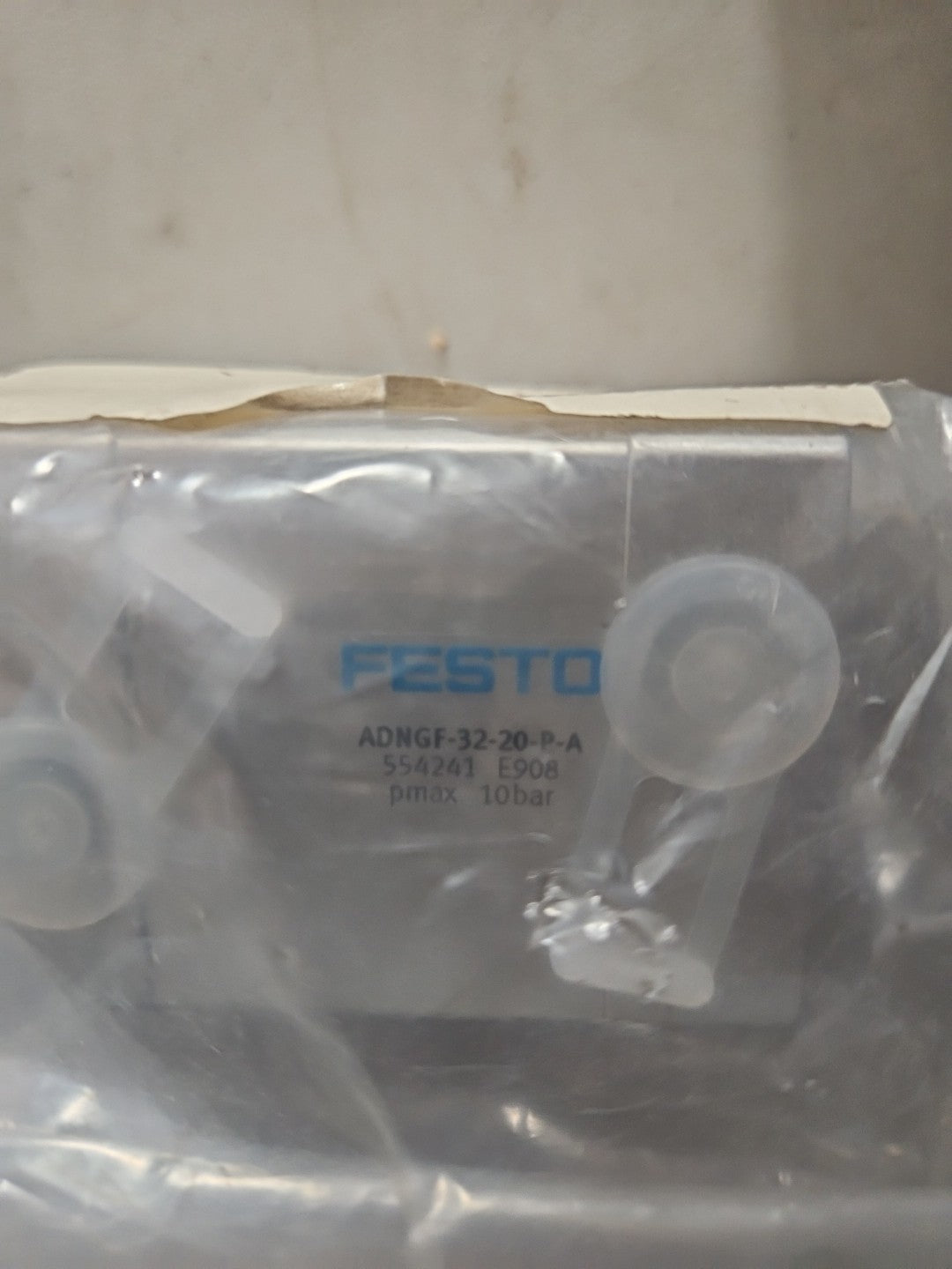 FESTO 554241, ADNGF-32-20-P-A, Kompaktzylinder