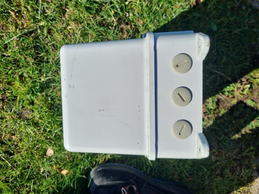 Lübcke Autotransformator A218U-56L, 0-110-127-215-225V,50-60Hz, 1800VA neu/new