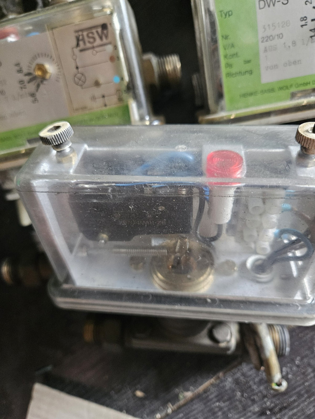 HSW Henke-Sass DW-S Durchflussmessgerät 5,6-8,4 L Durchflusswächter Used Tested