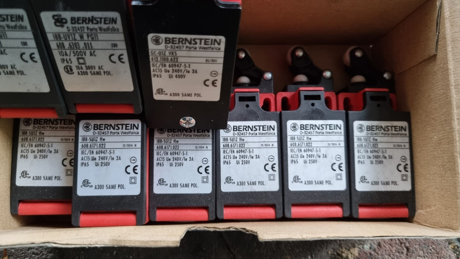 BERNSTEIN 188-SUIZ AH 608.6171.022 AC15 240V 3A IP65 Endschalter Safety neu/ovp