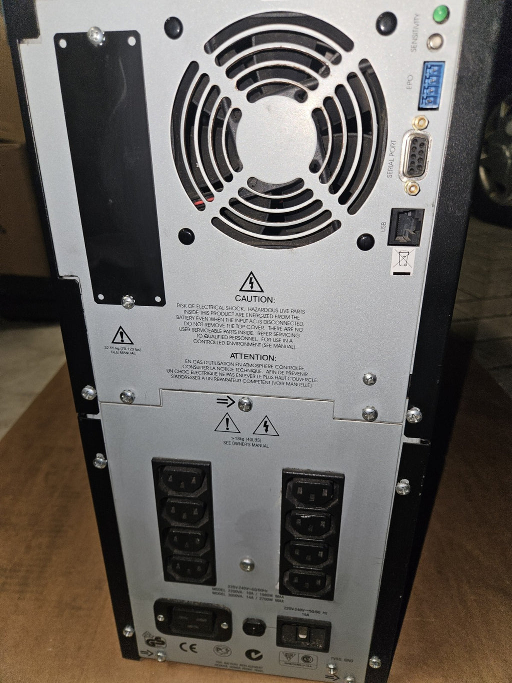 APC SMART-UPS 2200VA 1980W 120V 20A SUA2200 inkl Batterien, Tested Working
