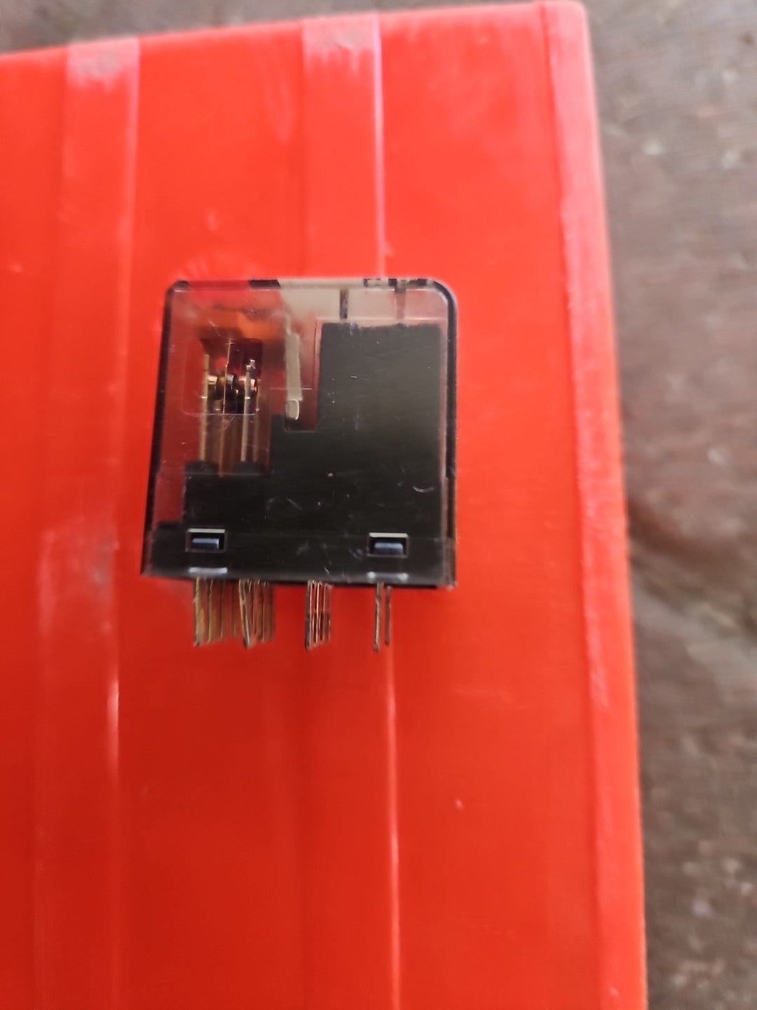 Schrack Relais PT570730 miniature relay 230 VDC 6 A 250 VAC 4 Wechsler New Neu!!